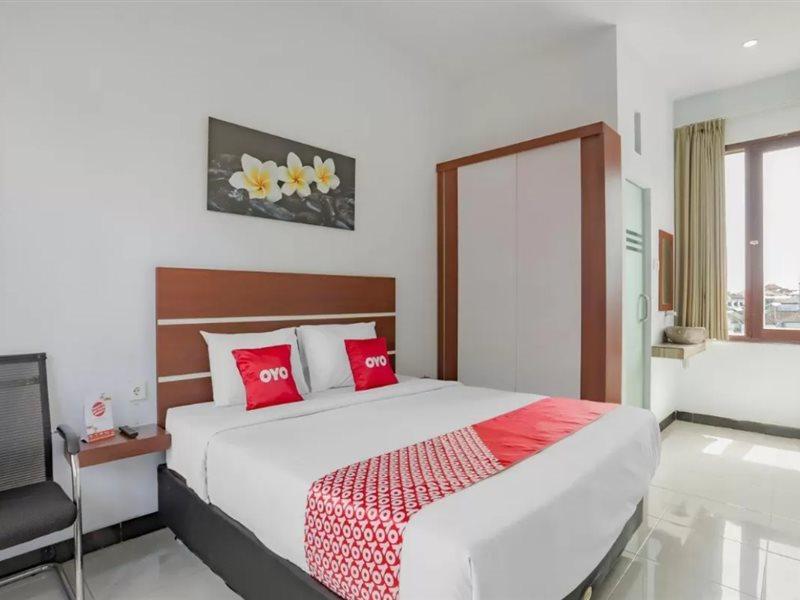 Oyo 3852 Valomia Guest House 덴파사르 외부 사진
