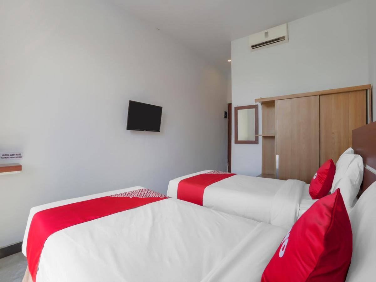 Oyo 3852 Valomia Guest House 덴파사르 외부 사진